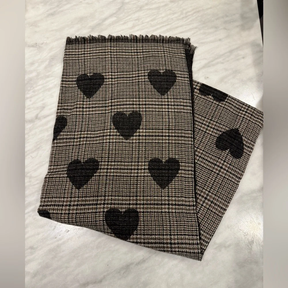 Plaid Scarf with Black Heart Pattern - Picture 1 of 1